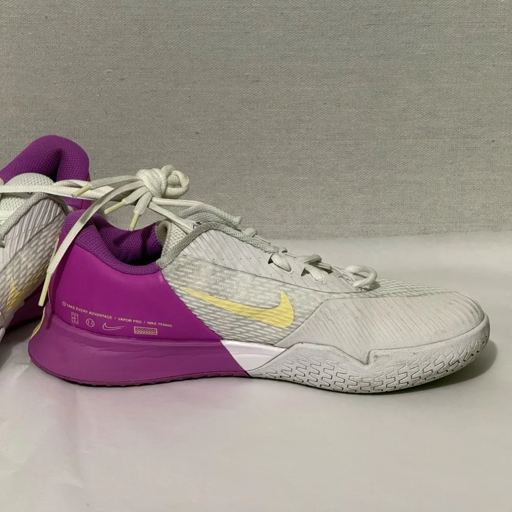 NikeCourt Air Zoom Vapor Pro 2 - size 8